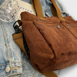 Cécile. - Kuprinė per petį