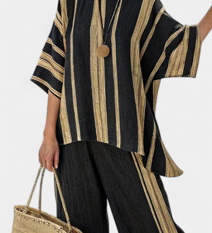 Adéla – patogus oversized dryžuotas topas ir laisvi lino šortai