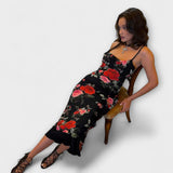 Kleita bodycon su gėlių raštu ir petnešomis