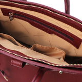 TL Bag - Odinė rankinė su auksinėmis detalėmis